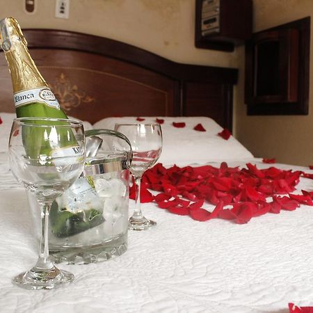 Motel Piramides De Cristal 보고타 외부 사진