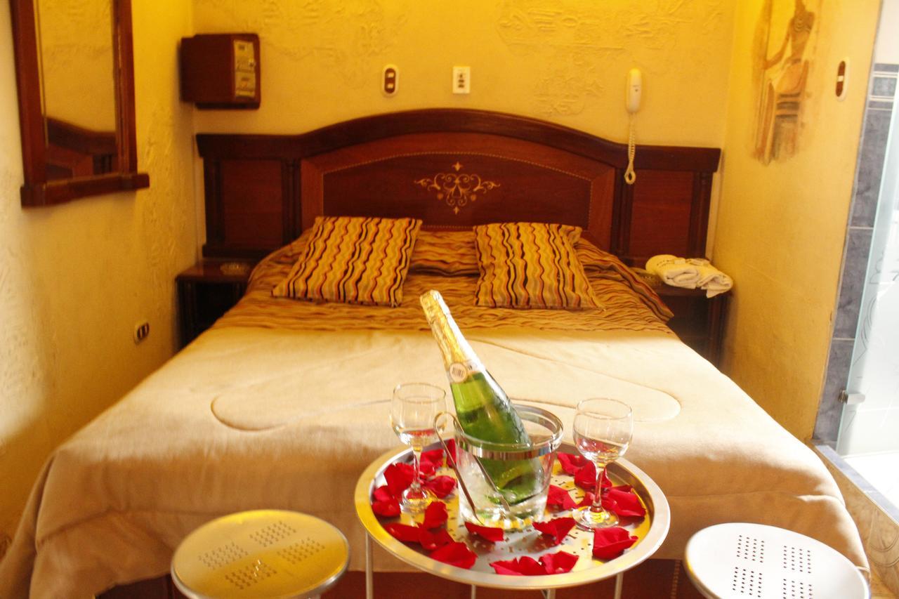 Motel Piramides De Cristal 보고타 외부 사진