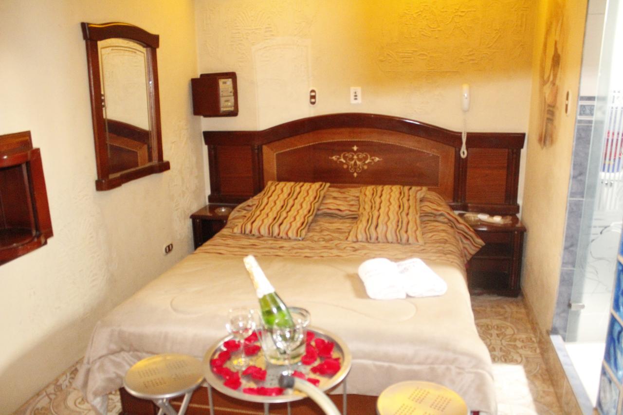 Motel Piramides De Cristal 보고타 외부 사진