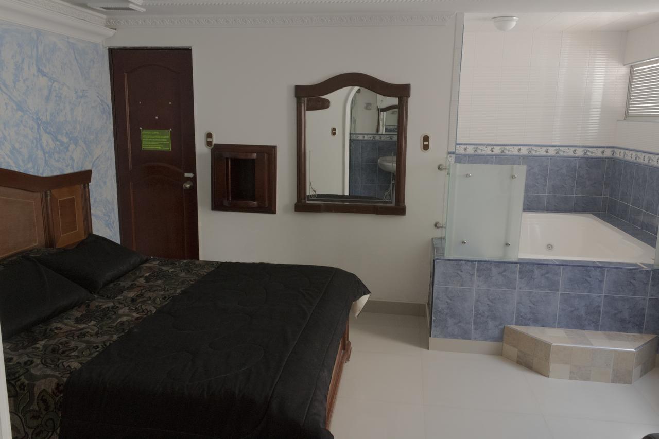 Motel Piramides De Cristal 보고타 외부 사진