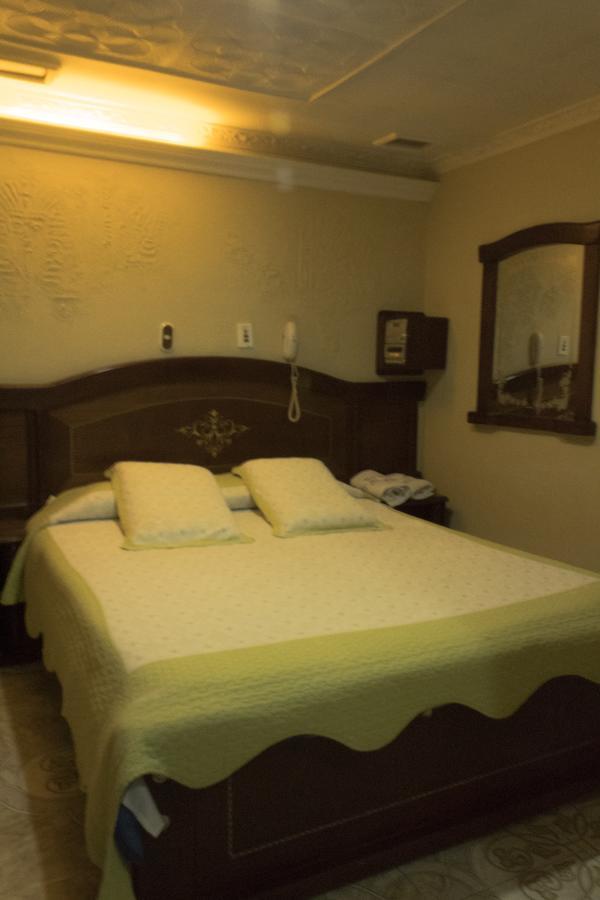 Motel Piramides De Cristal 보고타 외부 사진