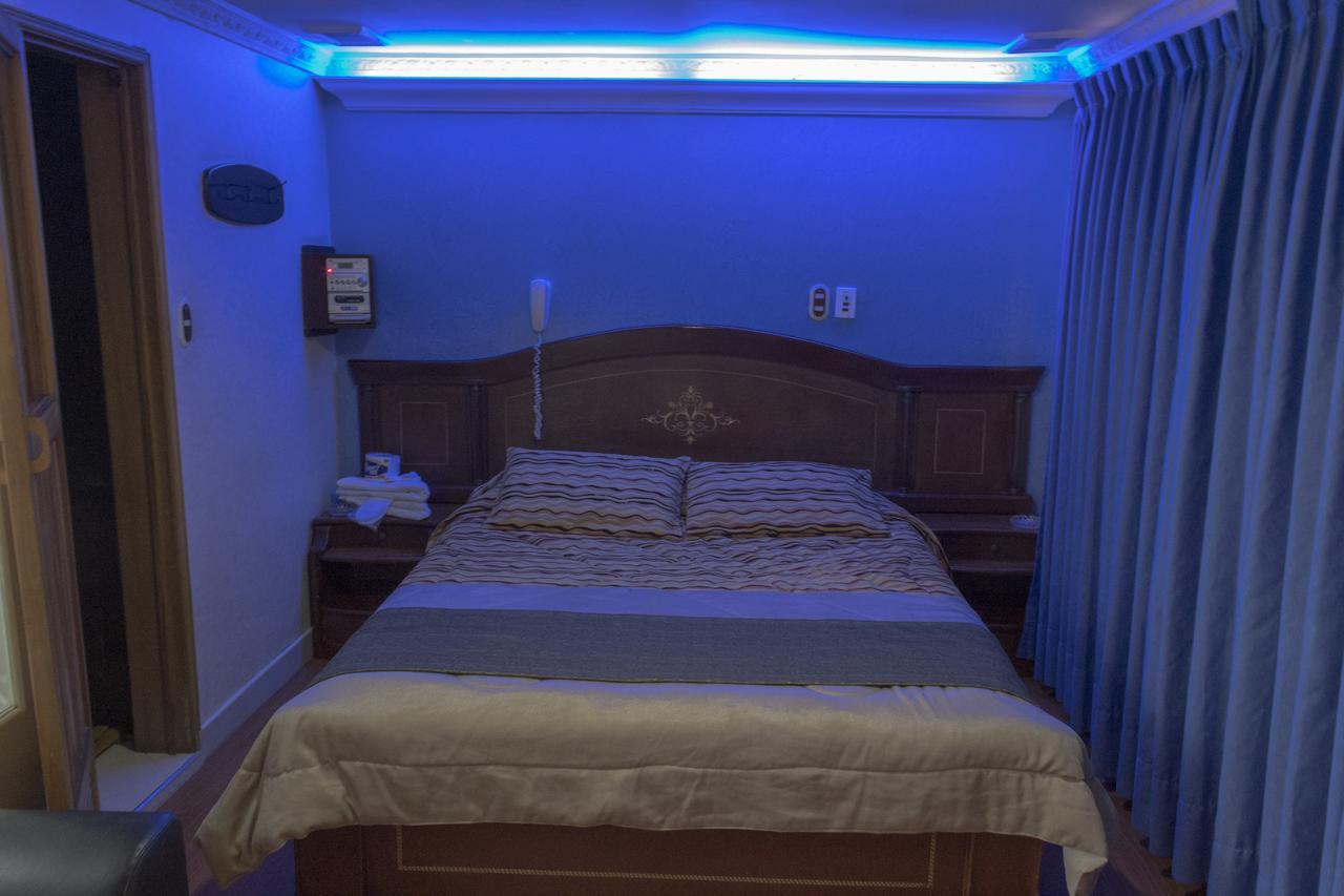 Motel Piramides De Cristal 보고타 외부 사진